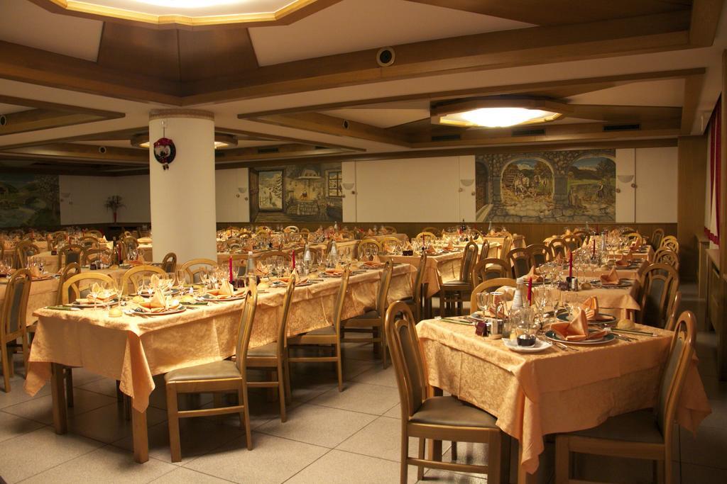 Hotel Vittoria Фольгарія Екстер'єр фото