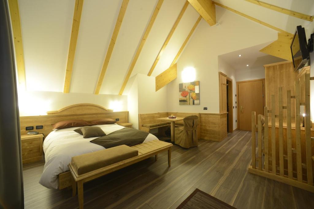 Hotel Vittoria Фольгарія Номер фото