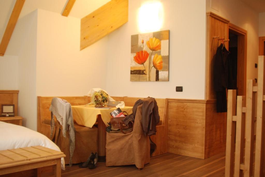 Hotel Vittoria Фольгарія Номер фото